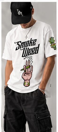 Detalle playera Smoke Weed